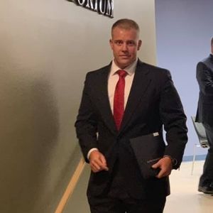 Meet your Posher, Dustin